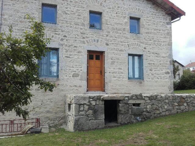 Aux Genets De Josephine Apartment Fournols Exterior photo